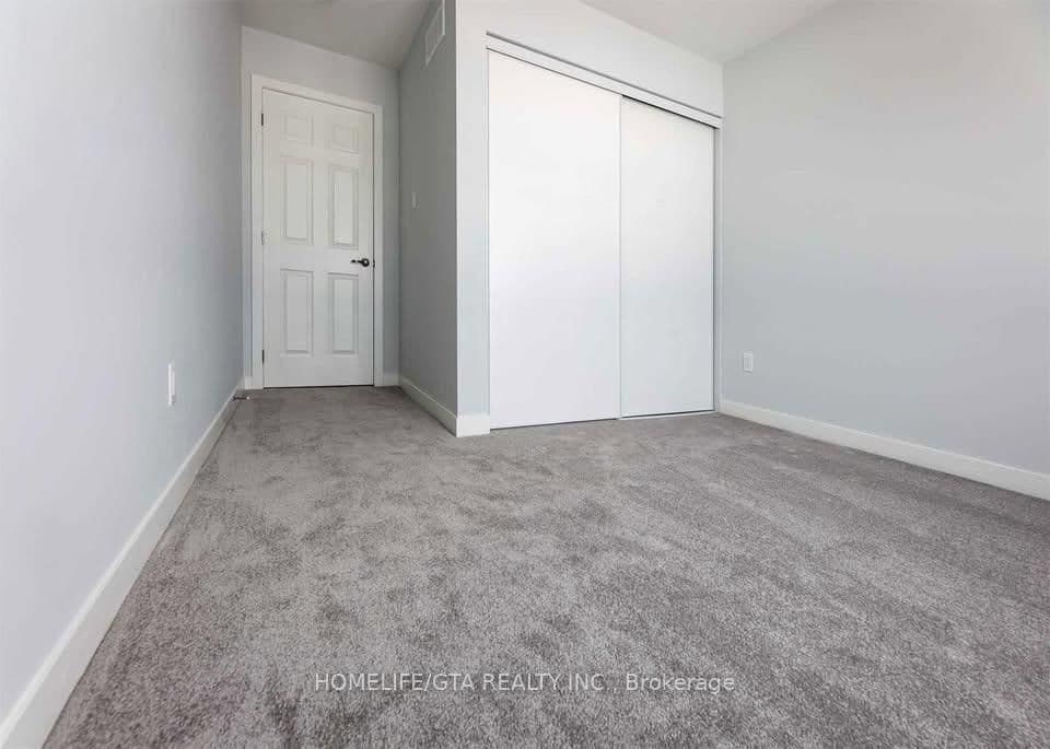 310 Parallax Private, Ottawa, ON — photo 2