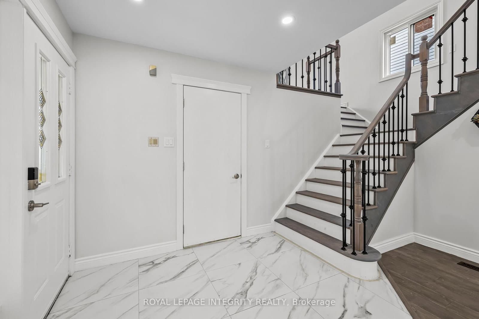 83 Saddle Crescent, Ottawa, ON — photo 2