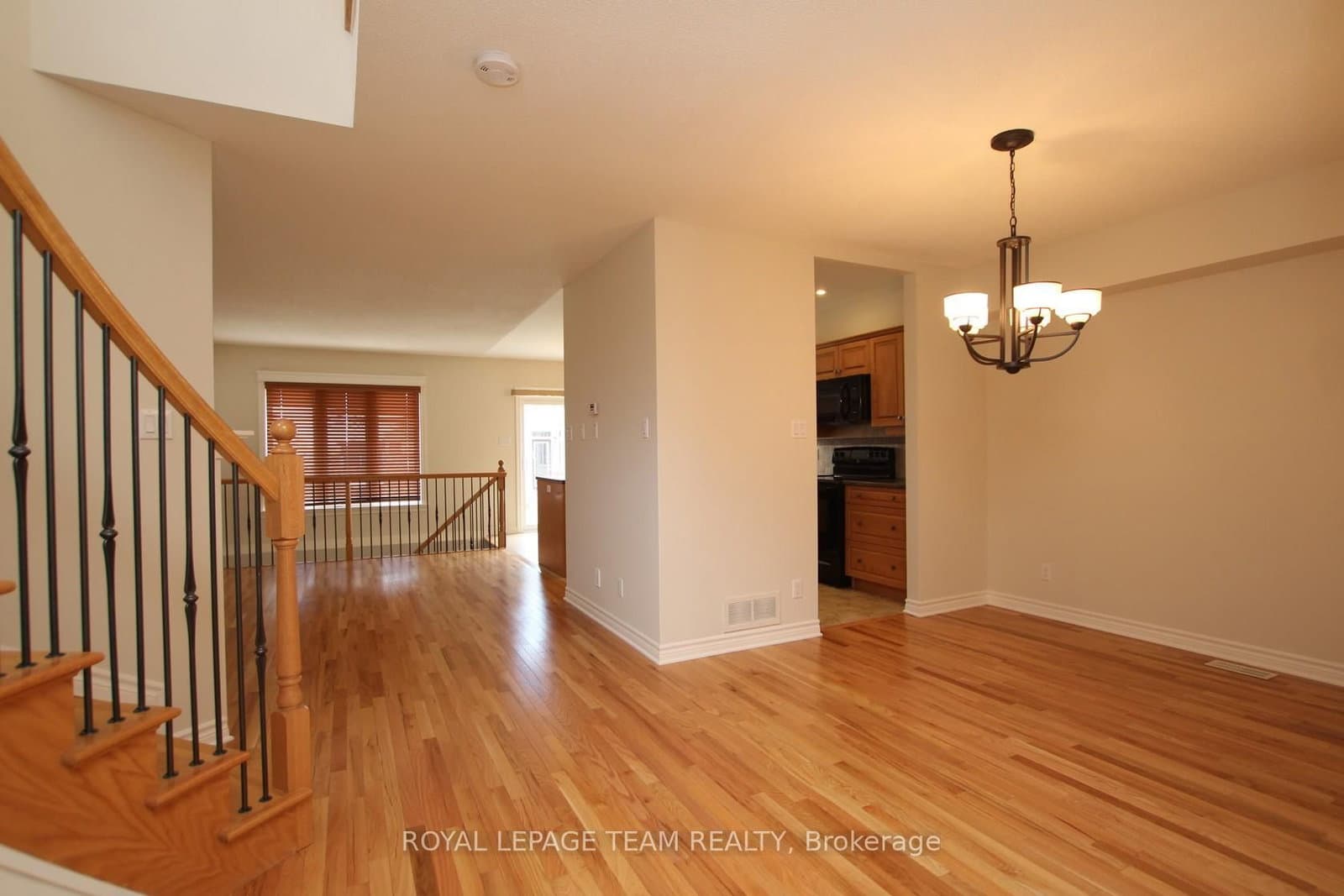 1032 Marconi Avenue, Kanata, ON — photo 2