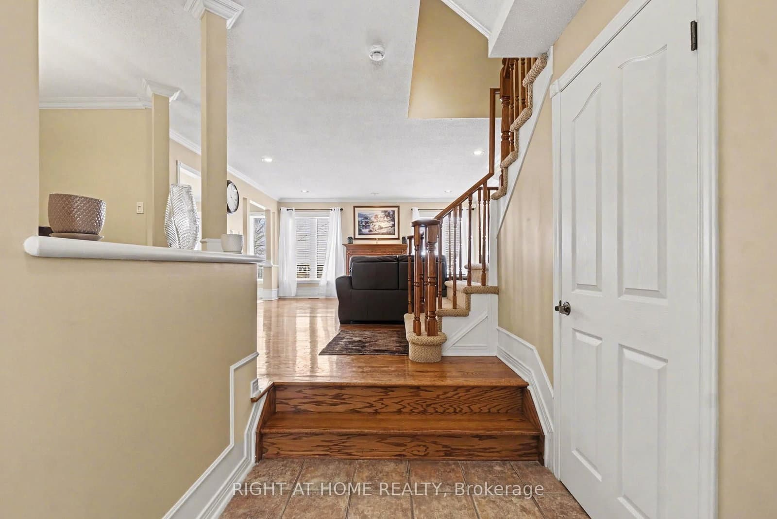 1118 LICHEN Avenue, Orleans, ON — photo 2