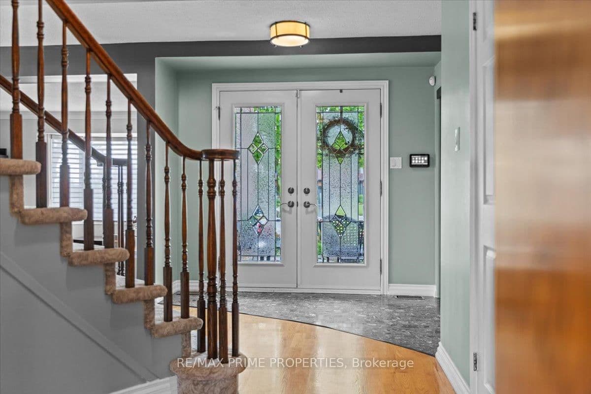 800 Fairwinds Terrace, Orleans, ON — photo 2