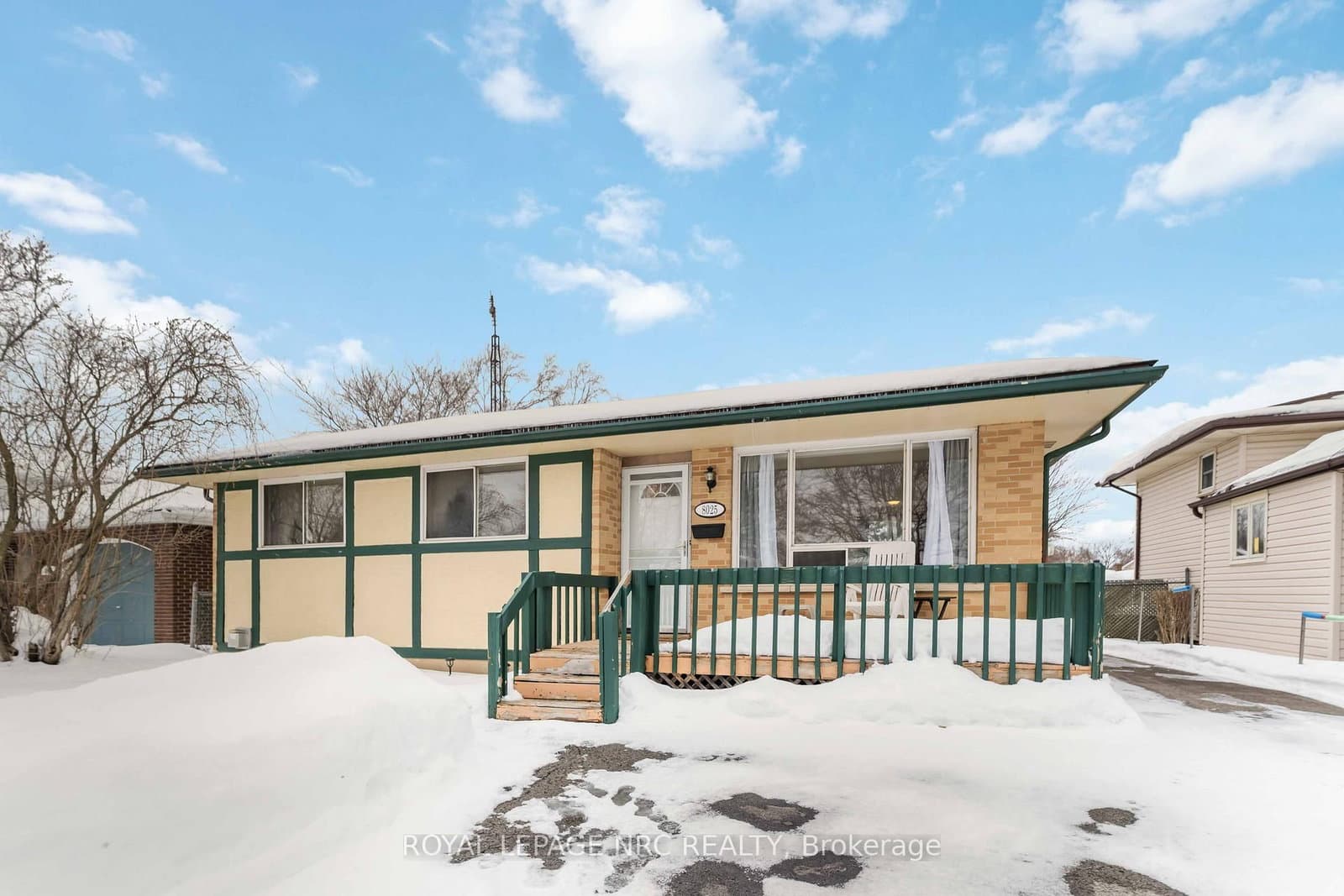 8025 Thorton Street, Niagara Falls, ON — photo 2