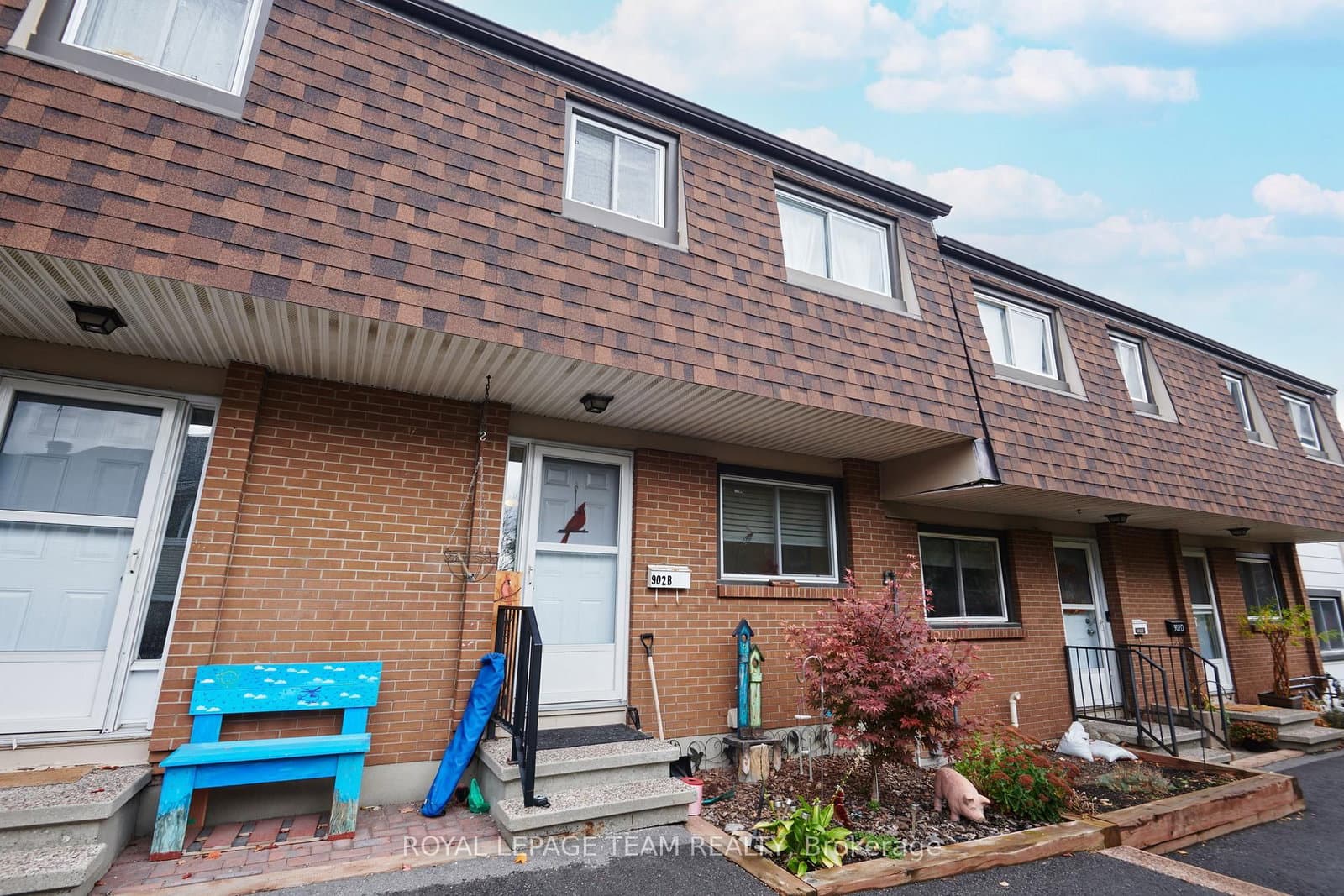 B - 902 Elmsmere Road, Ottawa, ON