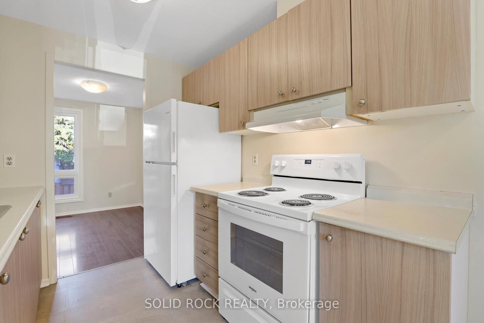 18 - 35 Thistledown Court, Ottawa, ON