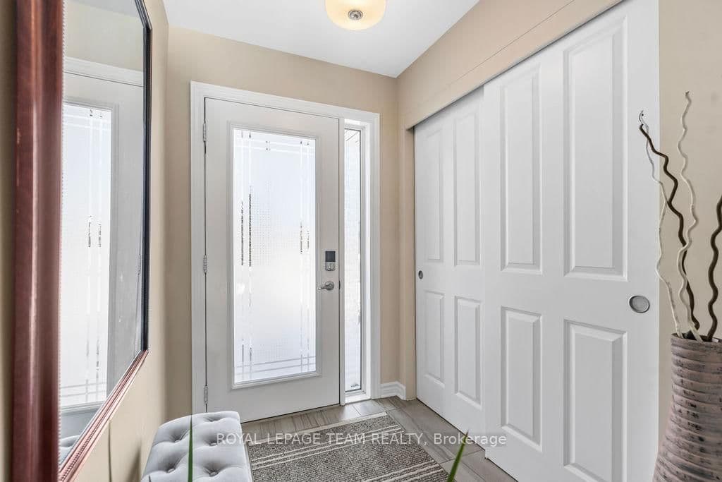94 NUTTING Crescent, Ottawa, ON — photo 3
