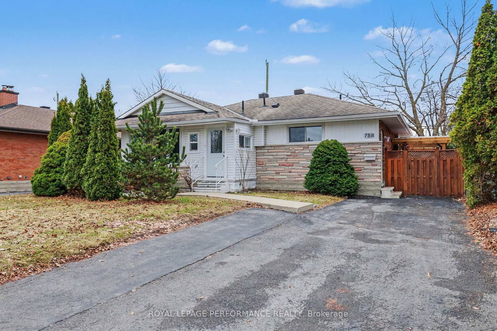 788 Dickens Avenue, Ottawa, ON