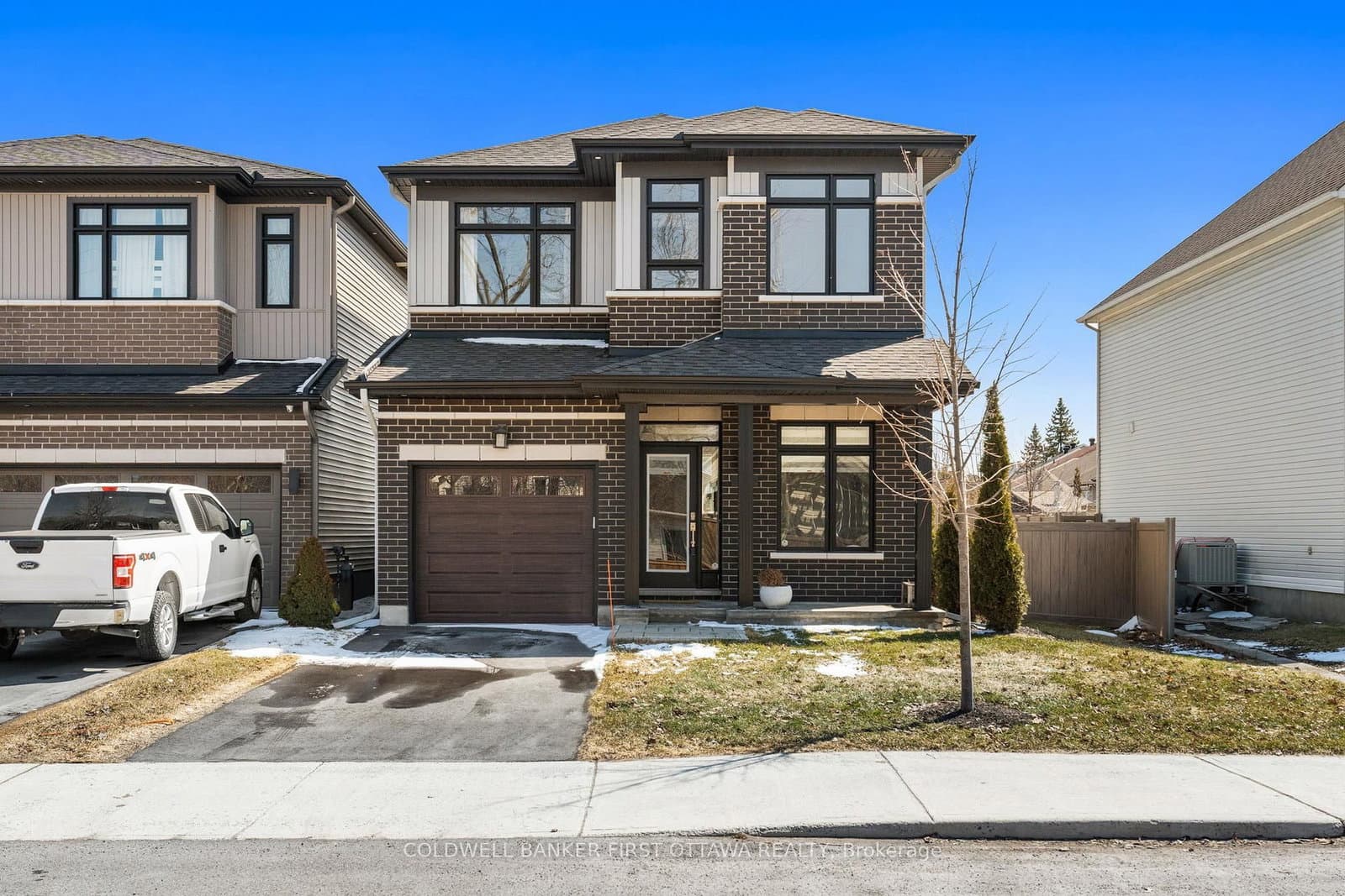 43 Deerfox Drive, Ottawa, ON — photo 2