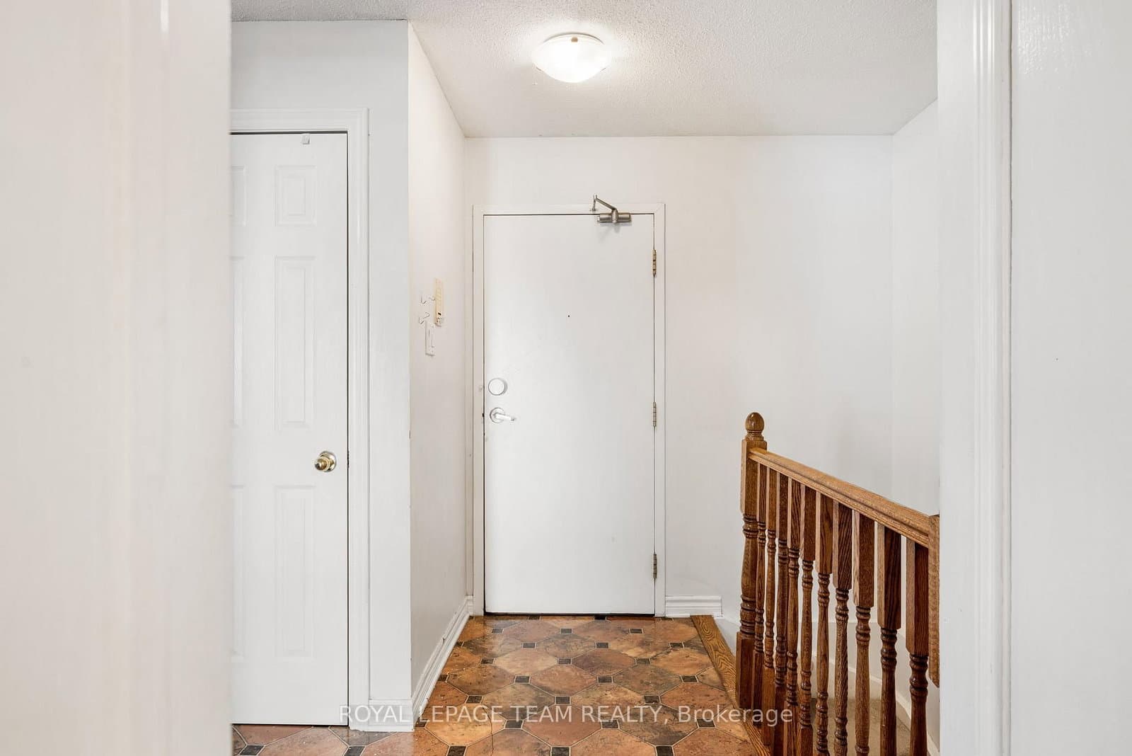 4 - 160 Fenerty Court, Ottawa, ON — photo 3