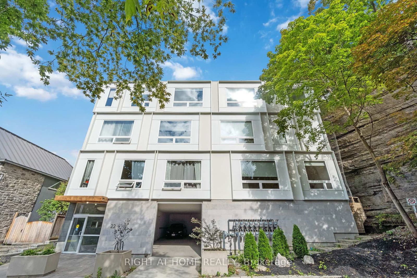 305 - 22 Perkins Street, Ottawa, ON