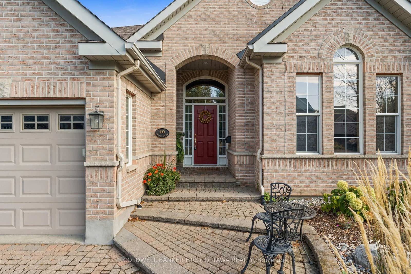 19 Fencerow Way, Nepean, ON — photo 3