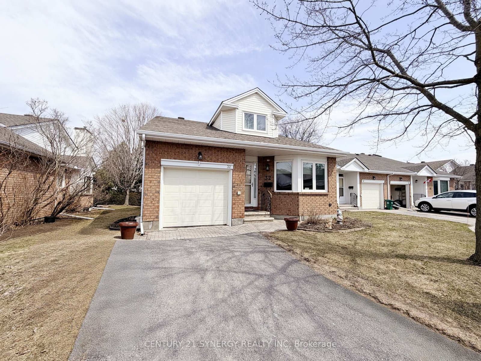 16 - 32 Innesbrook Court, Ottawa, ON