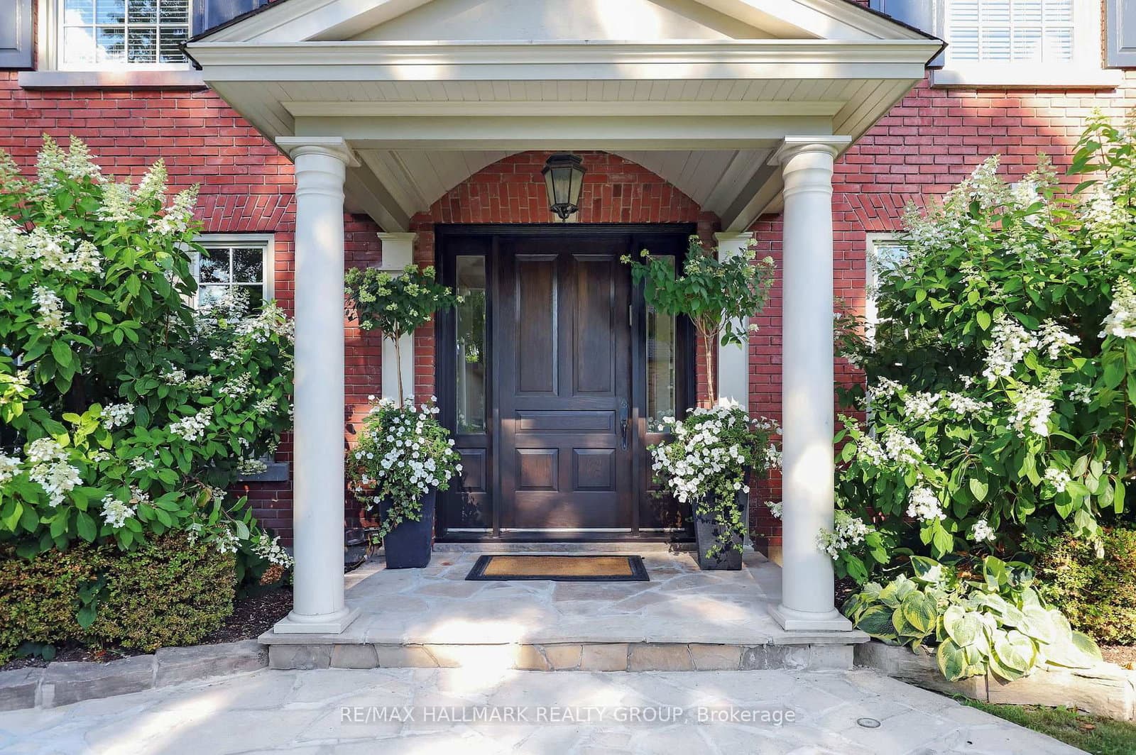 525 Piccadilly Avenue, Ottawa, ON — photo 2