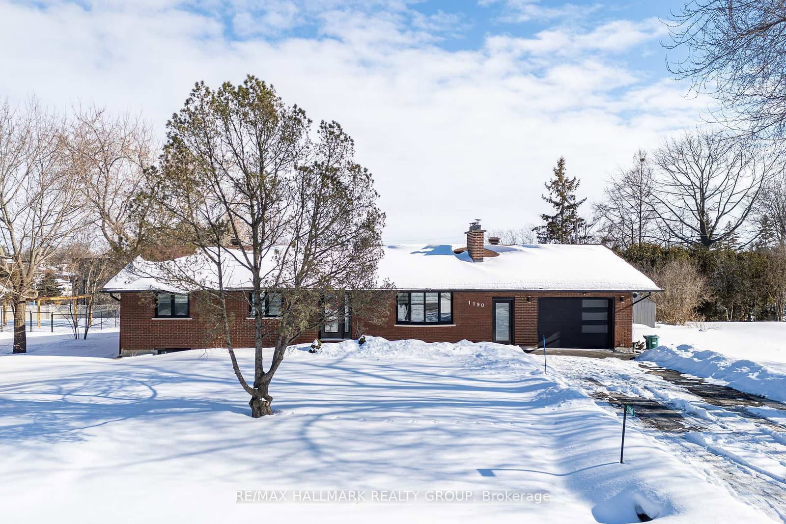 1190 Maple Avenue, Manotick, ON