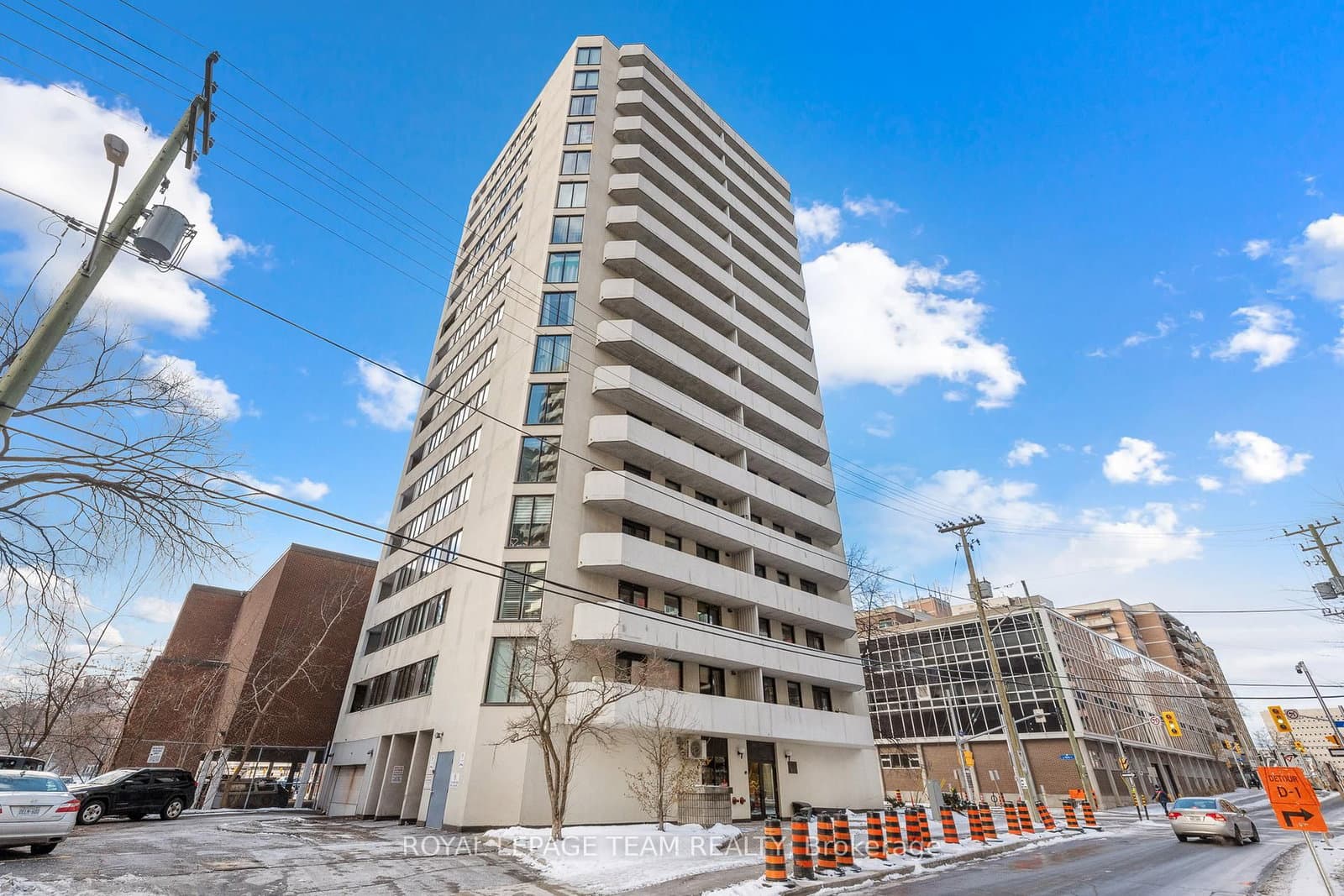 901 - 200 Bay Street, Ottawa, ON