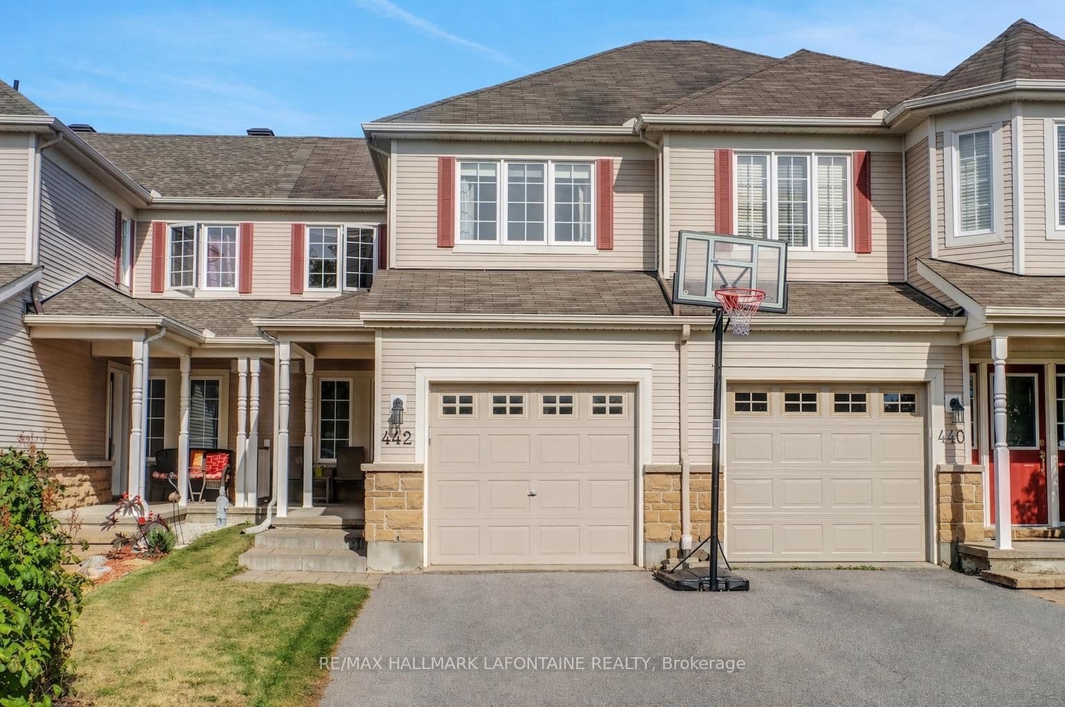 442 Wisteria Crescent, Ottawa, ON