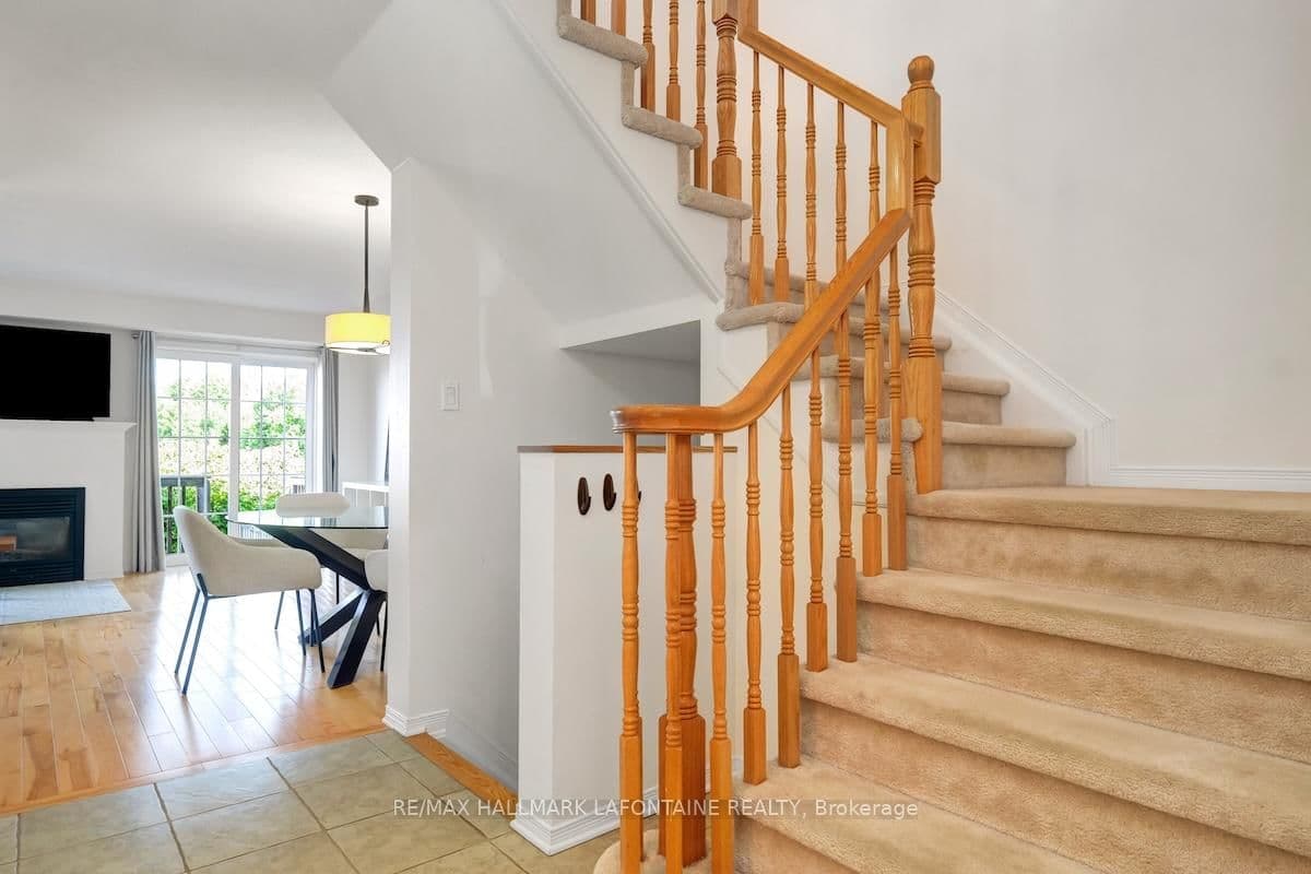 442 Wisteria Crescent, Ottawa, ON — photo 3