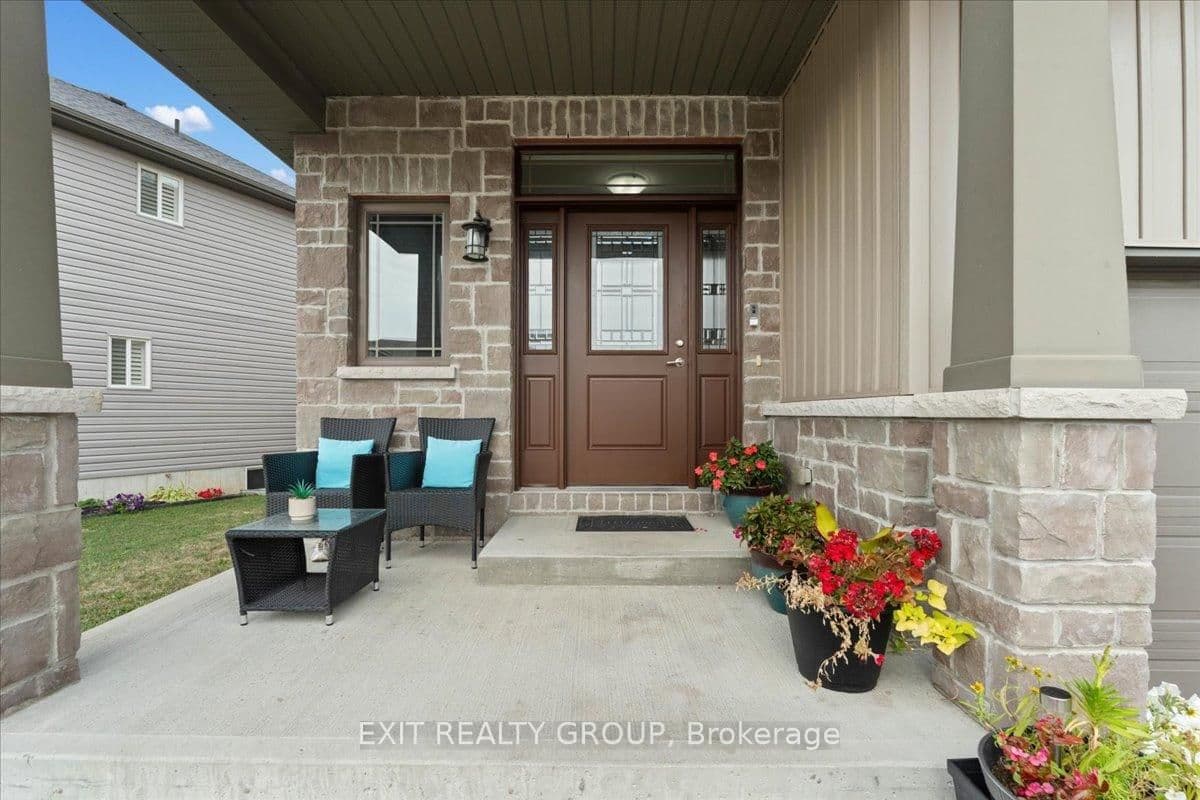 82 Mountain Ash Drive, Belleville, ON — photo 3