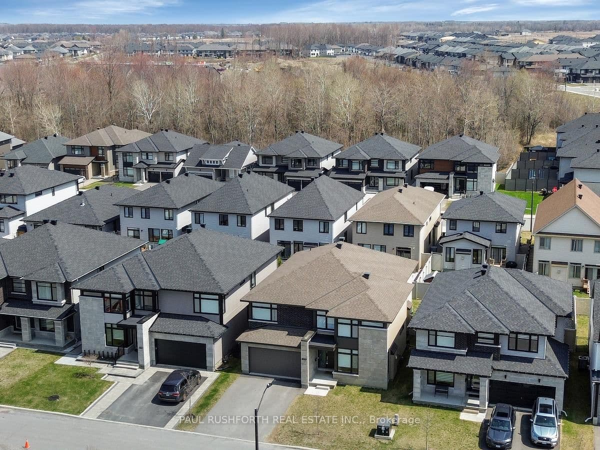 525 Supernova Street, Ottawa, ON — photo 2