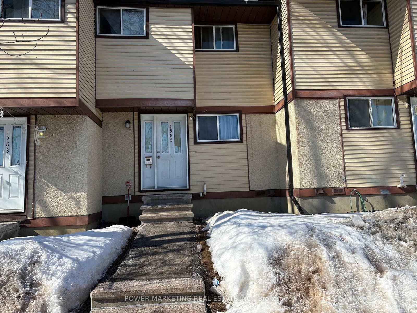 1585 FEATHER Lane, Ottawa, ON