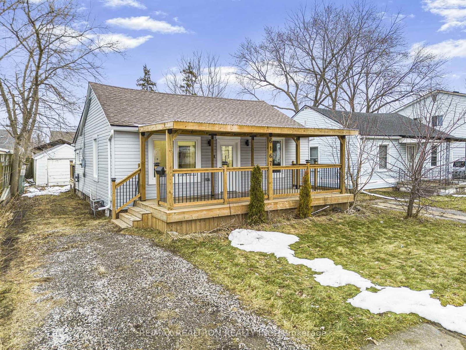 6167 Skinner Street, Niagara Falls, ON — photo 2