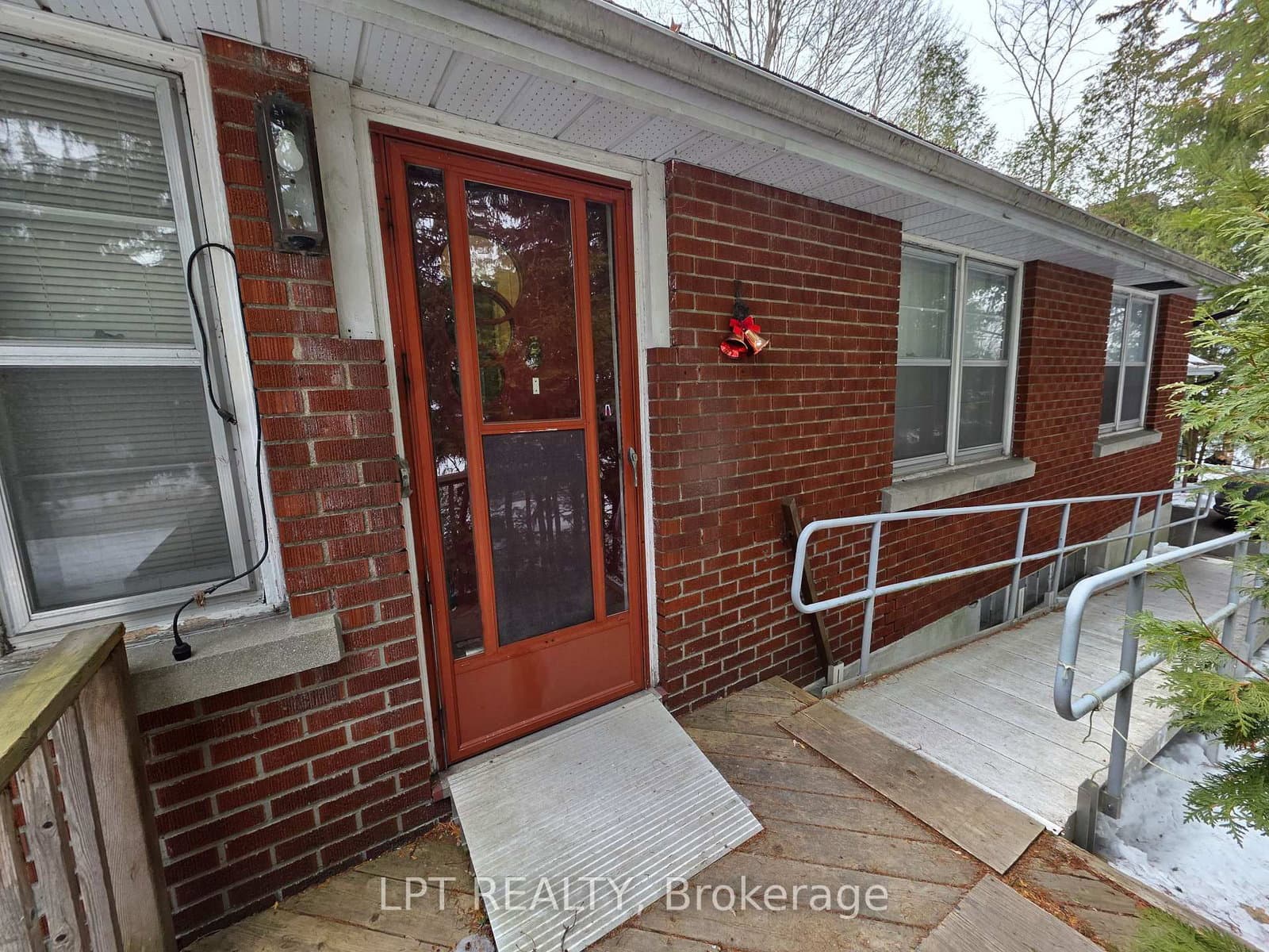 2306 Lawn Avenue, Ottawa, ON — photo 2