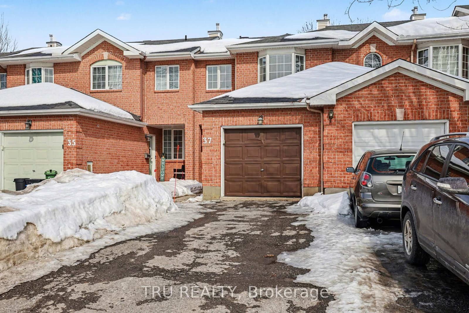 37 Daventry Crescent, Ottawa, ON — photo 2