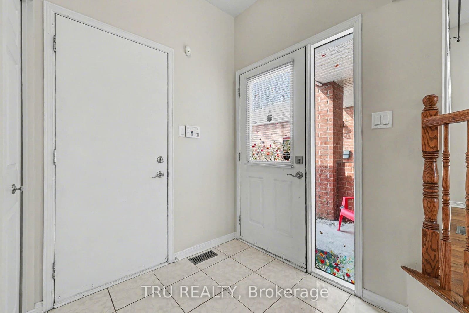 37 Daventry Crescent, Ottawa, ON — photo 3