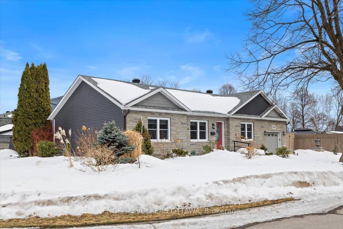 1005 Gold Crescent, Ottawa, ON
