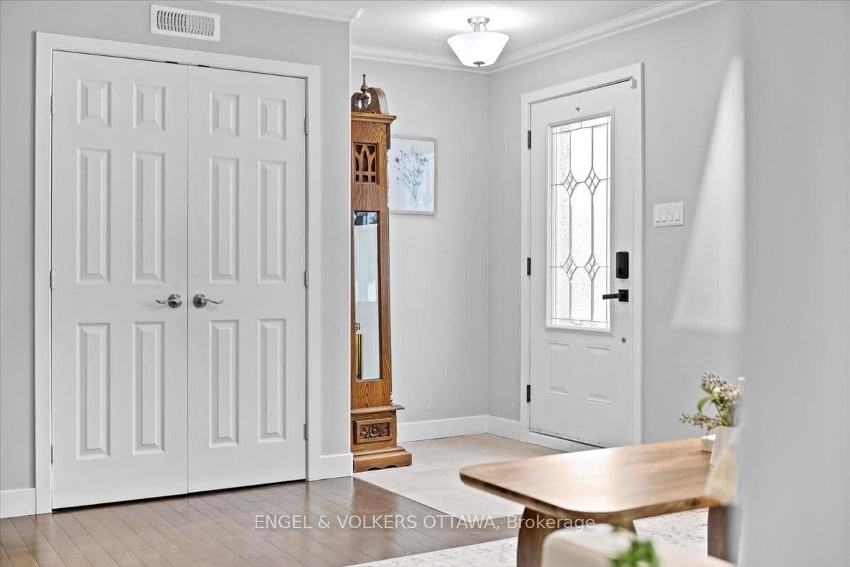 1005 Gold Crescent, Ottawa, ON — photo 3