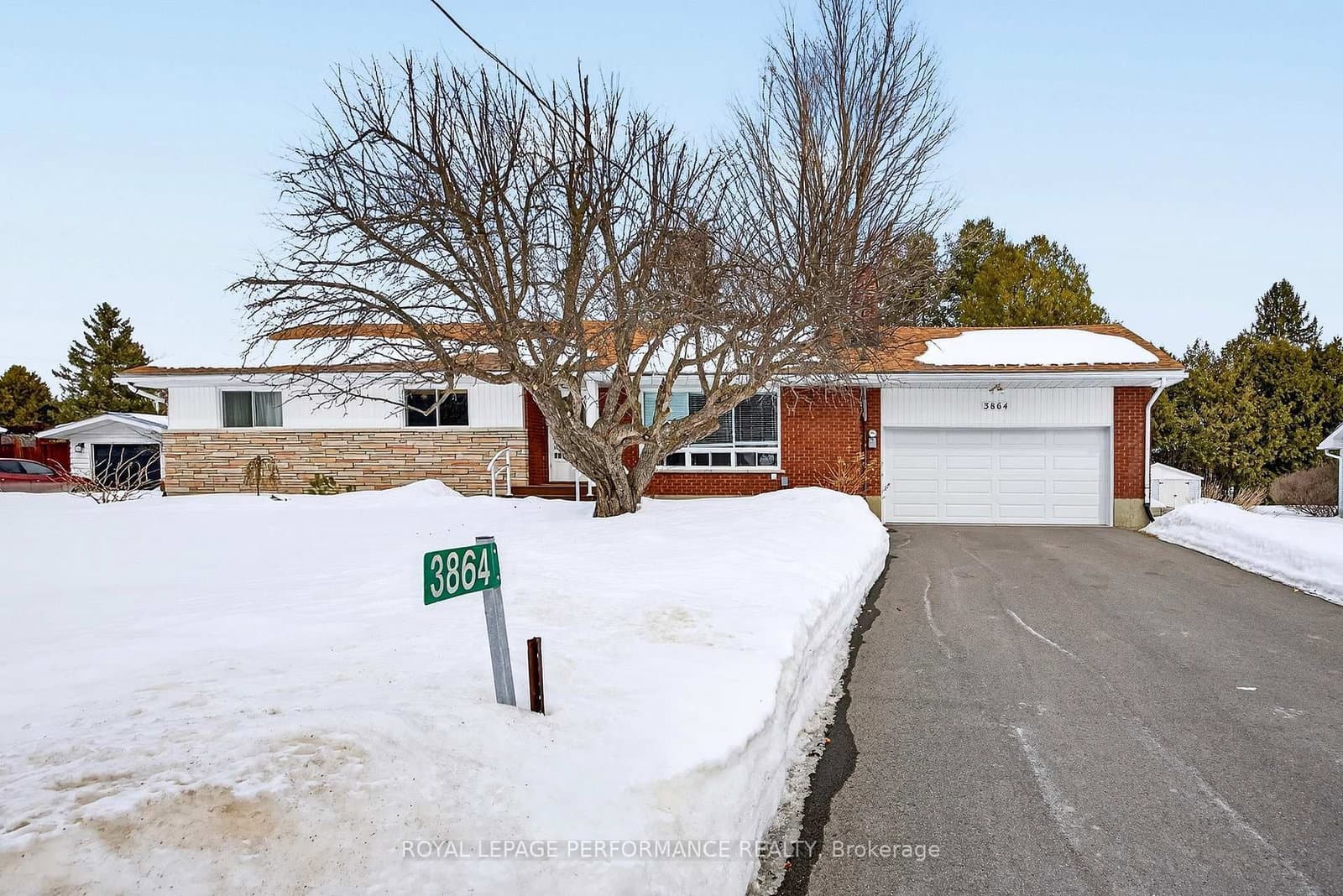 3864 CARP Road, Carp, ON