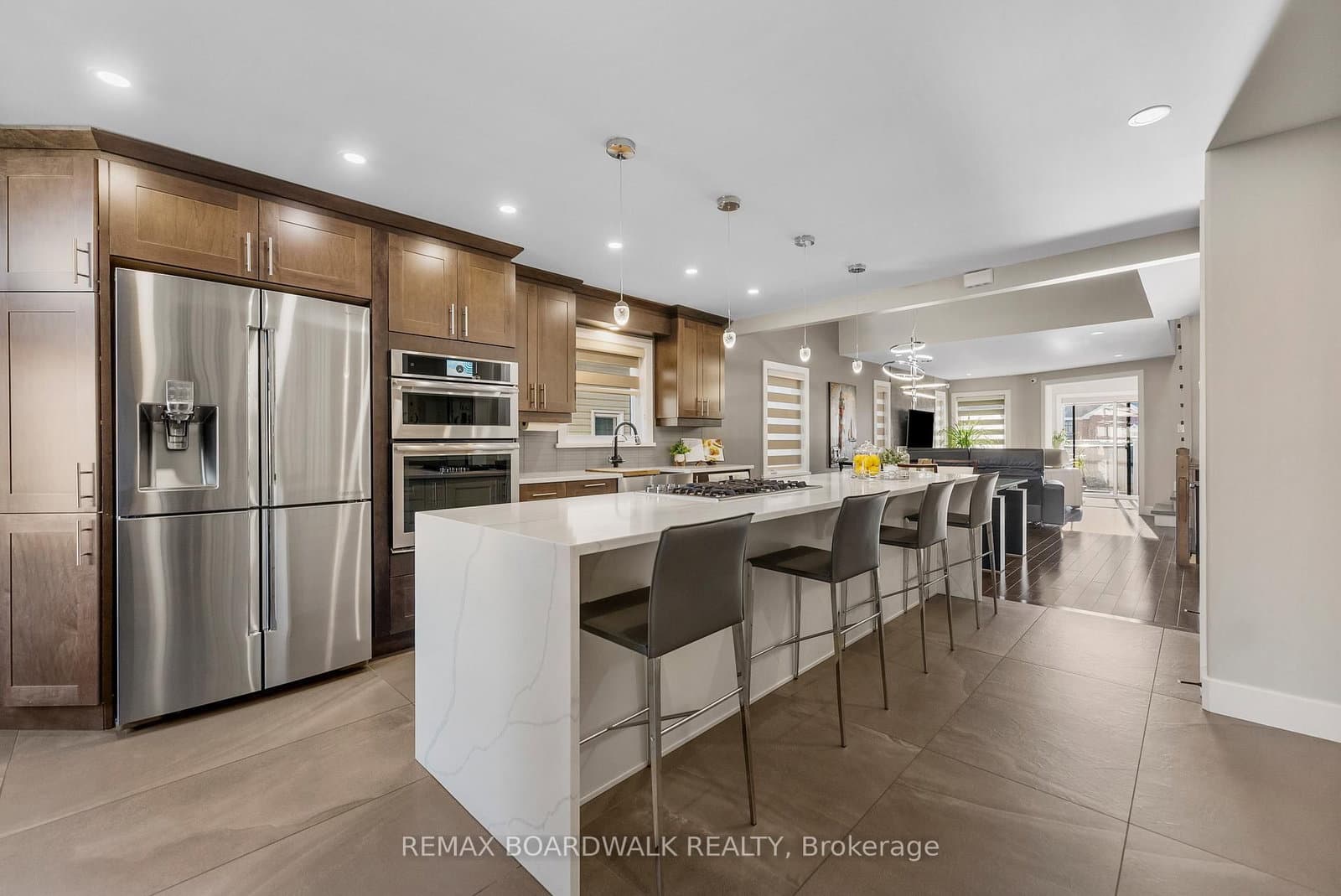 1813 Elmridge Drive, Gloucester, ON — photo 2