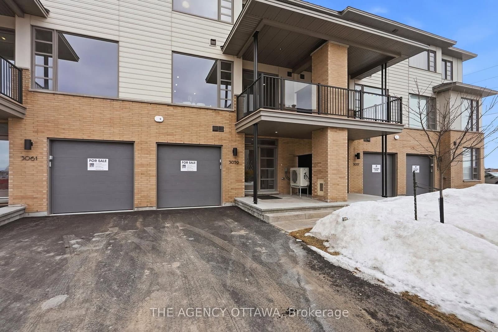 3059 Showcase Crescent, Ottawa, ON — photo 2