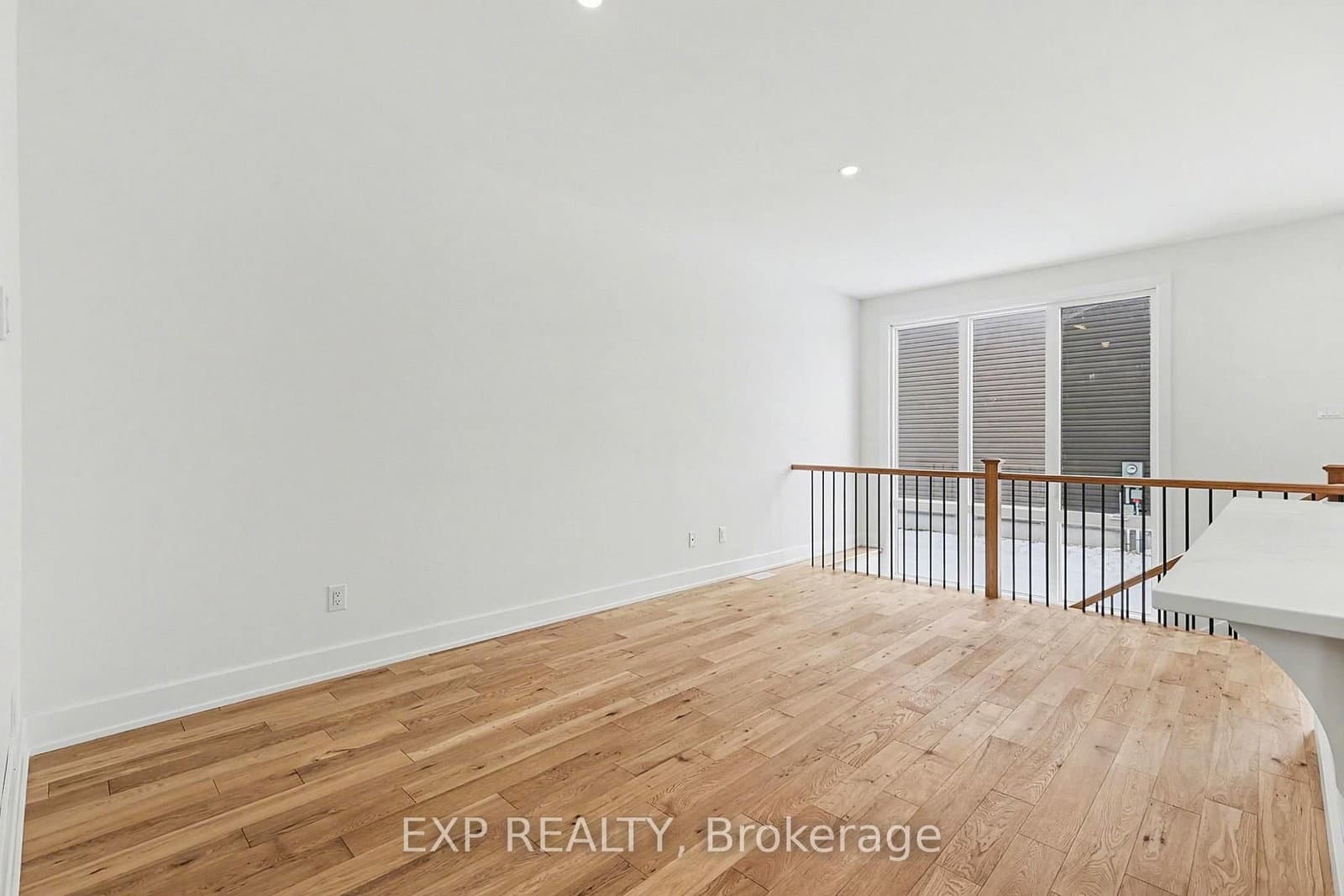 1186 Cope Drive, Ottawa, ON — photo 2