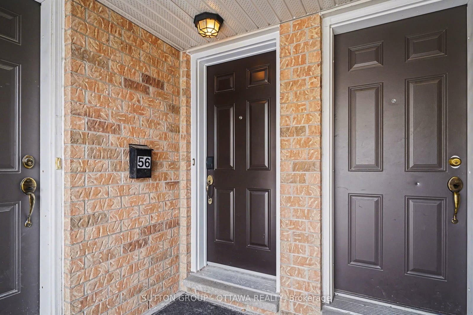 56 Steele Park Private, Ottawa, ON — photo 2