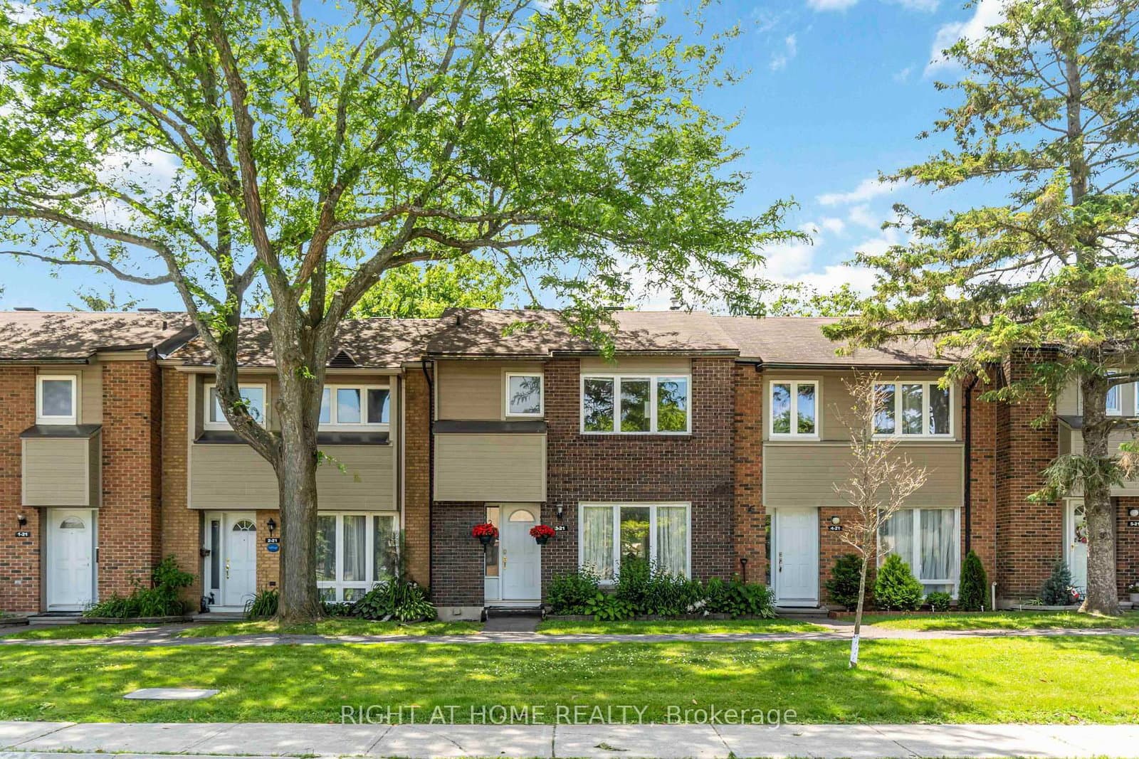 3 - 21 Midland Crescent, Ottawa, ON — photo 2