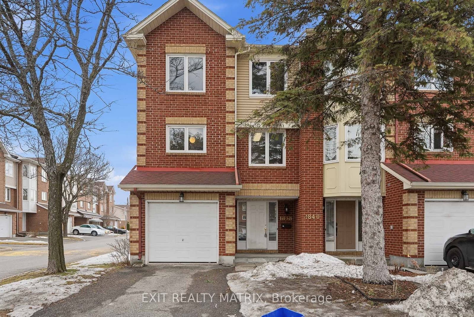 17 - 1838 Summerfields Crescent, Ottawa, ON
