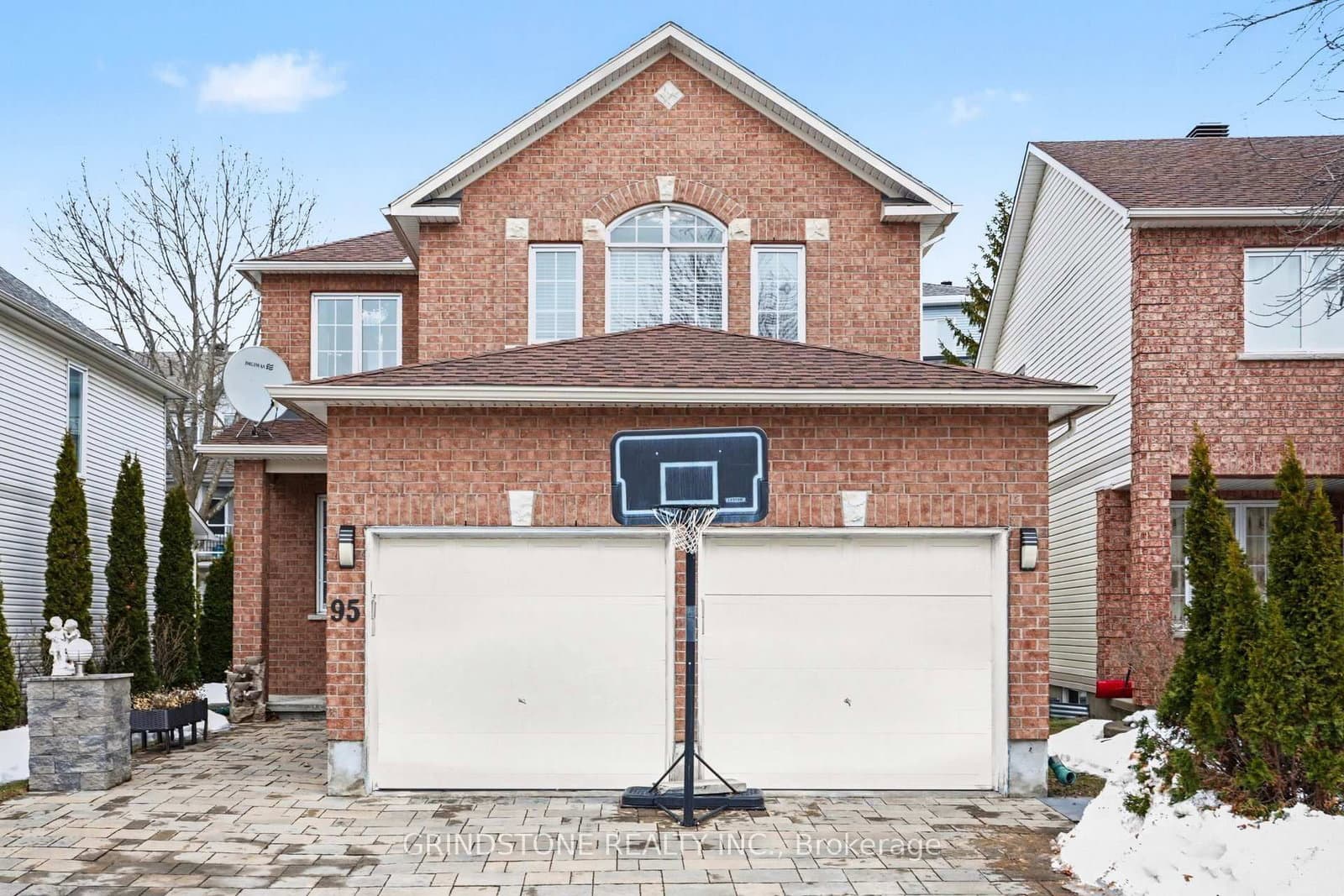 95 Evanshen Crescent, Kanata, ON