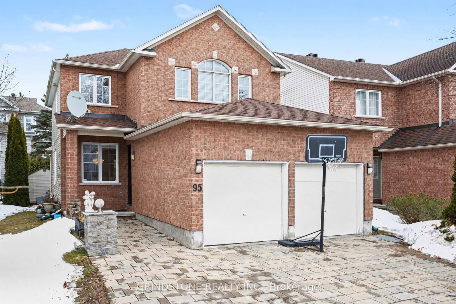 95 Evanshen Crescent, Kanata, ON — photo 2