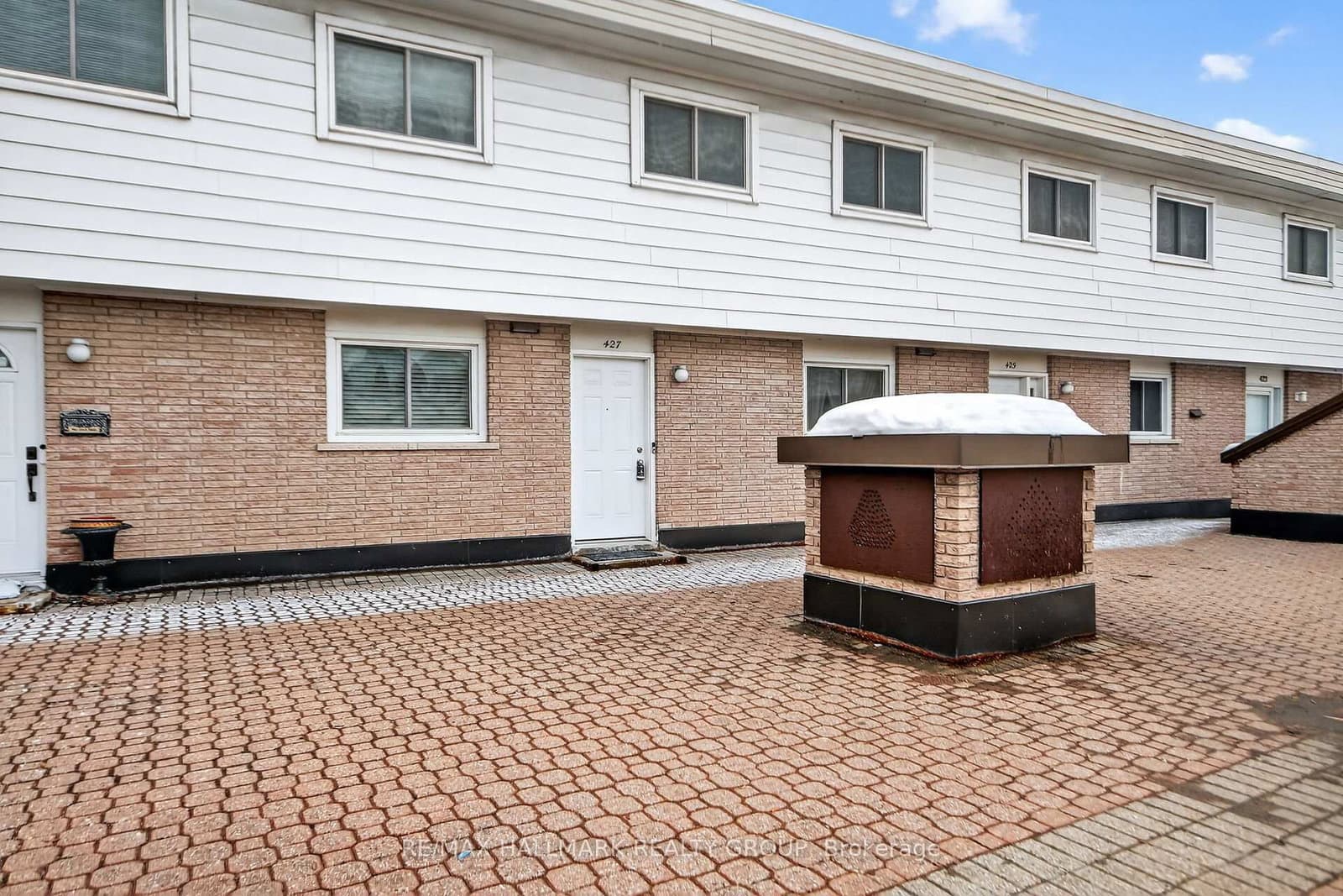 427 Moodie Drive, Ottawa, ON — photo 2