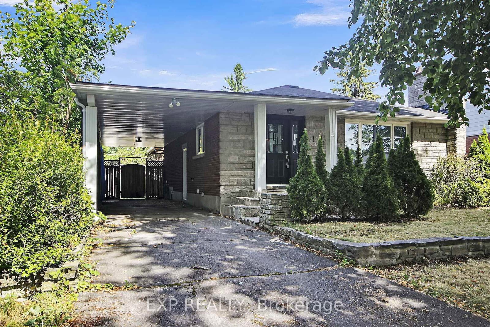 2247 Miramichi Street, Ottawa, ON — photo 2