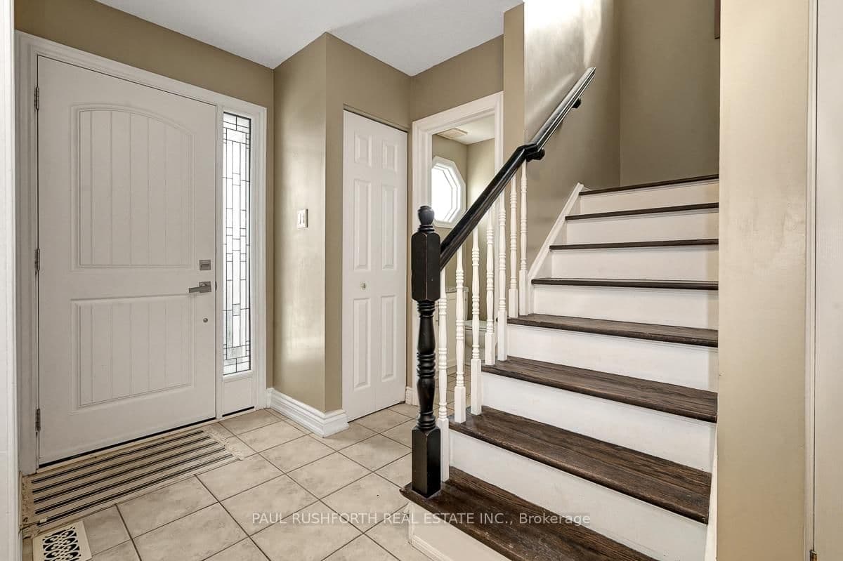 121 Porcupine Trail, Ottawa, ON — photo 3