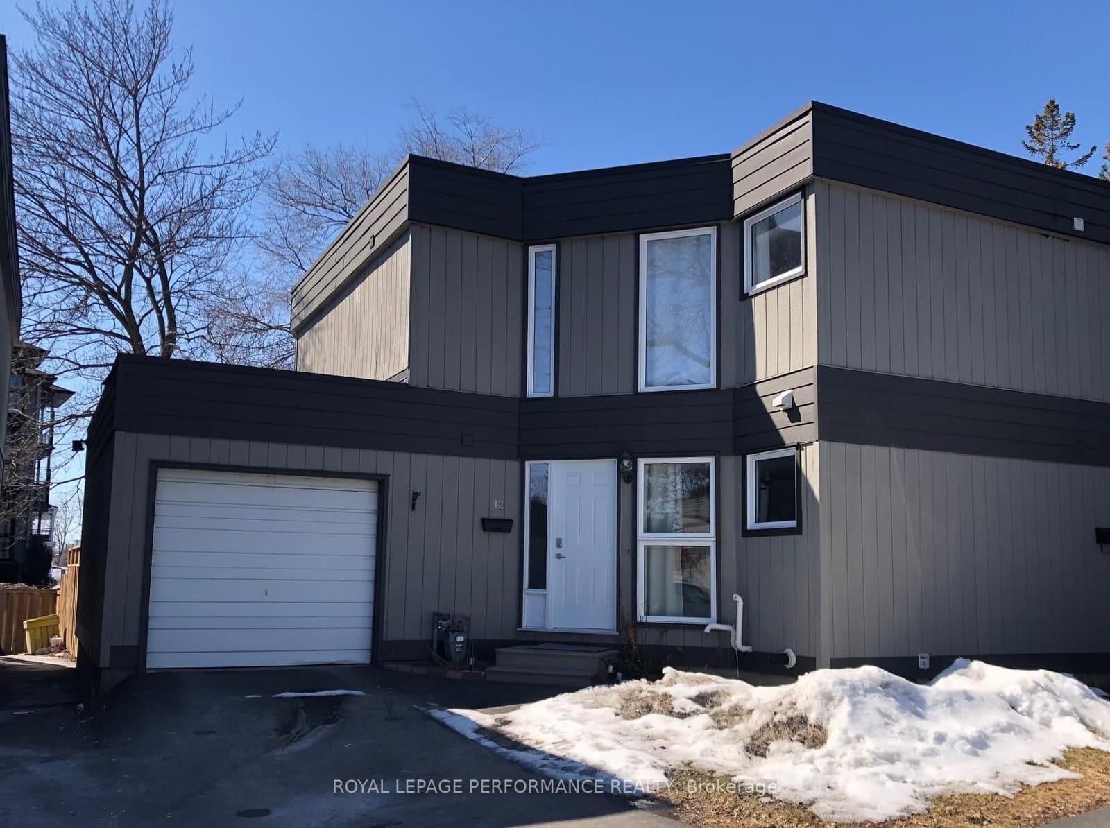 42 Compata Way, Gloucester, ON