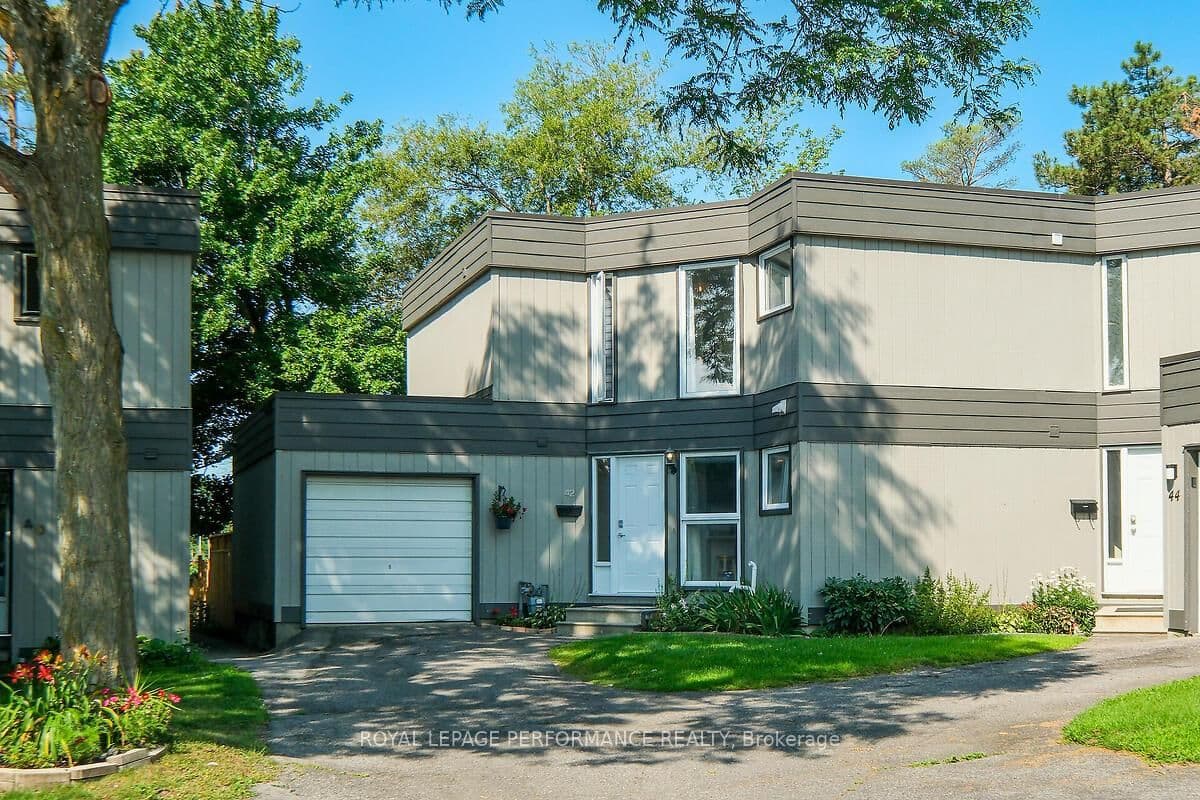 42 Compata Way, Gloucester, ON — photo 2