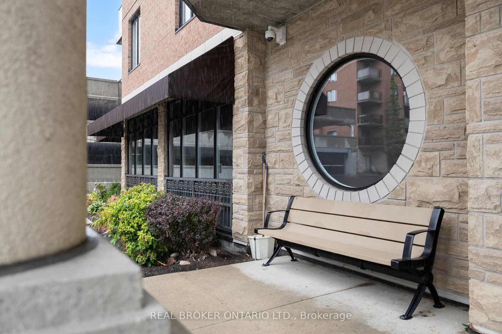 1004 - 314 Central Park Drive, Ottawa, ON — photo 3