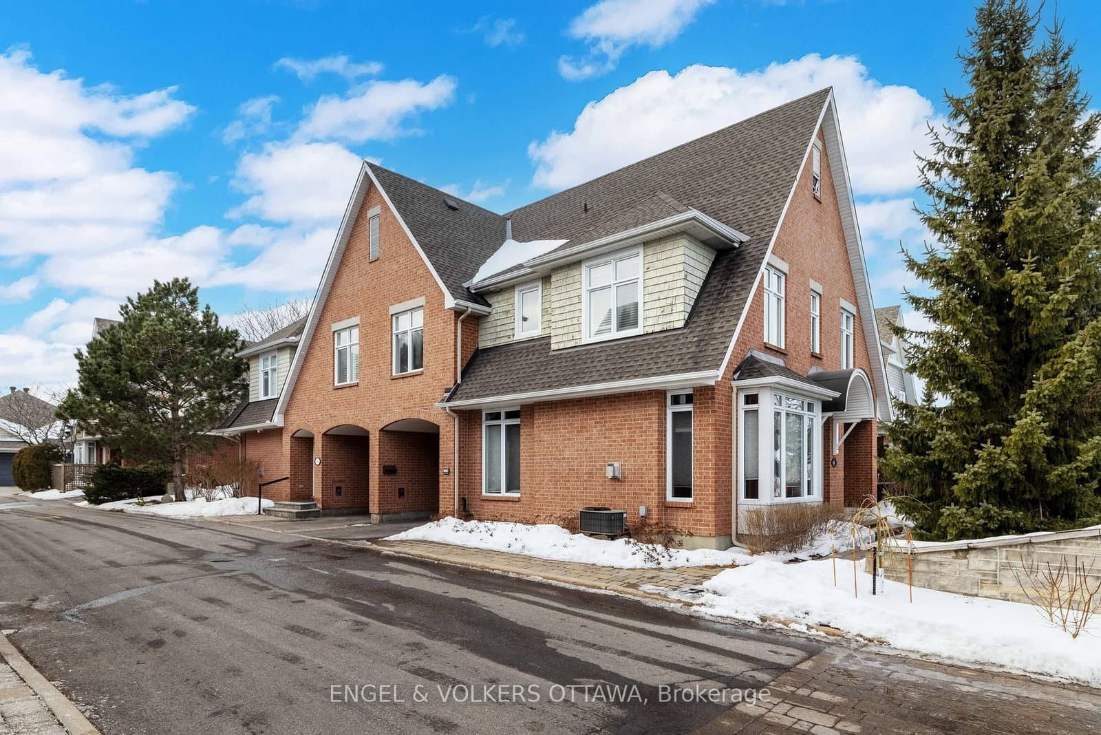 145 Manorhill Private, Ottawa, ON
