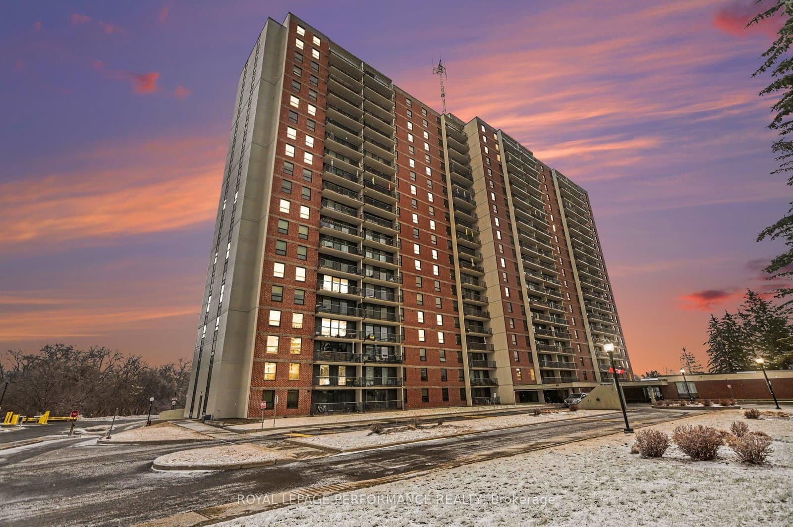 1505 - 665 Bathgate Drive, Ottawa, ON