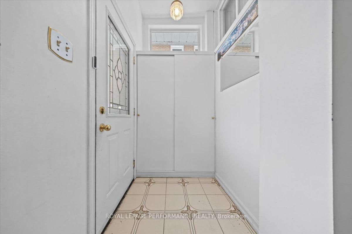 1075 Secord Avenue, Ottawa, ON — photo 3