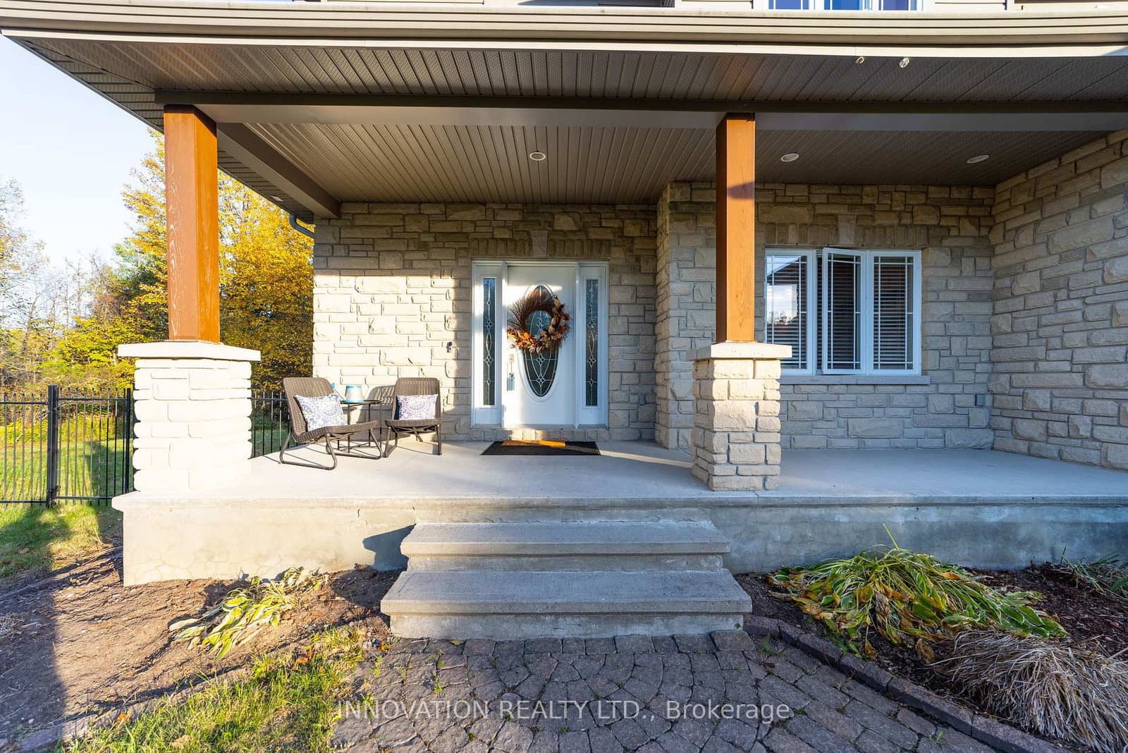 122 Country Meadow Drive, Carp, ON — photo 2