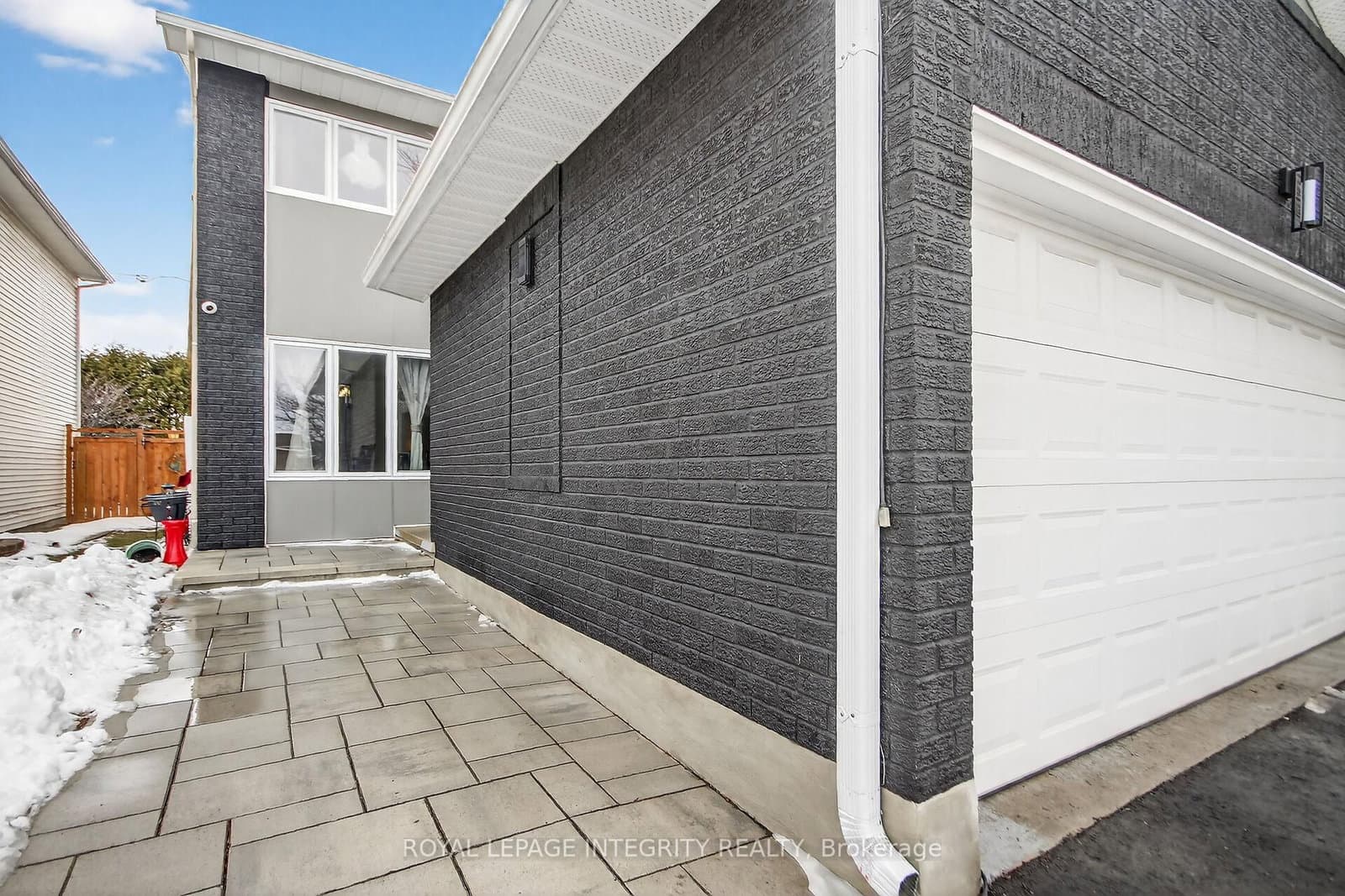 2092 Legrand Crescent, Ottawa, ON — photo 2