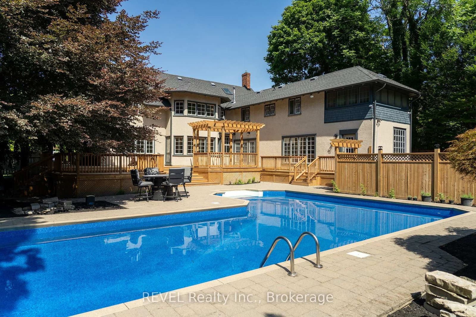 166 QUEEN Street, Niagara-on-the-Lake, ON — photo 3